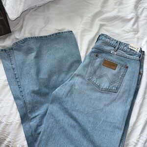 Wrangler Women’s Bonnie Loose Flare Jeans W31xL32